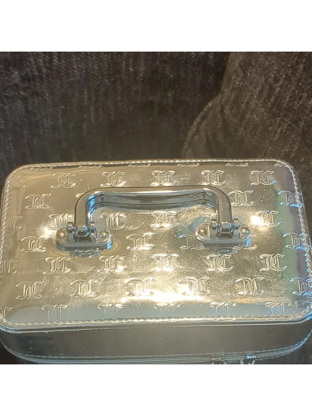 Juicy Couture Silver Metallic Make Up Train Bag Vanity Zip Case Rare